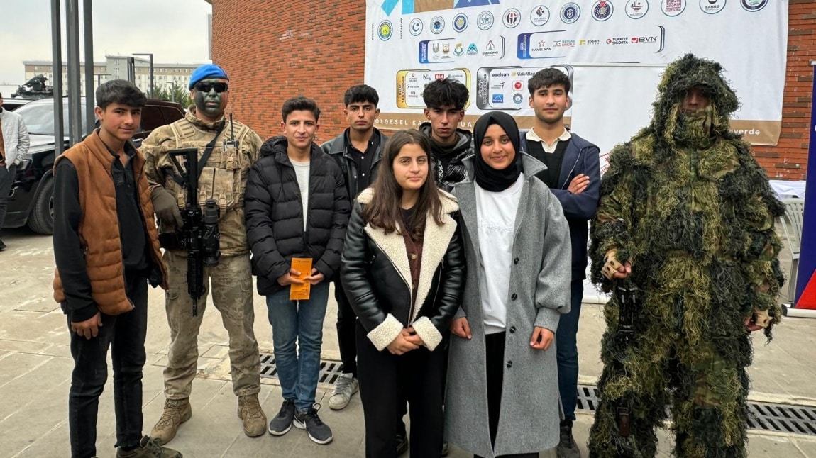 Öğrencilerimiz; Harran Üniversitesinde Düzenlenen 'Her Yerde Bölgesel Kariyer' Fuarına Katıldılar